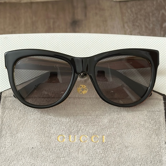 💥❗️GUCCI| GG 3739/S 2ENVK Black Floral Cat Eye Sunglasses❗️💥 - Picture 3 of 14